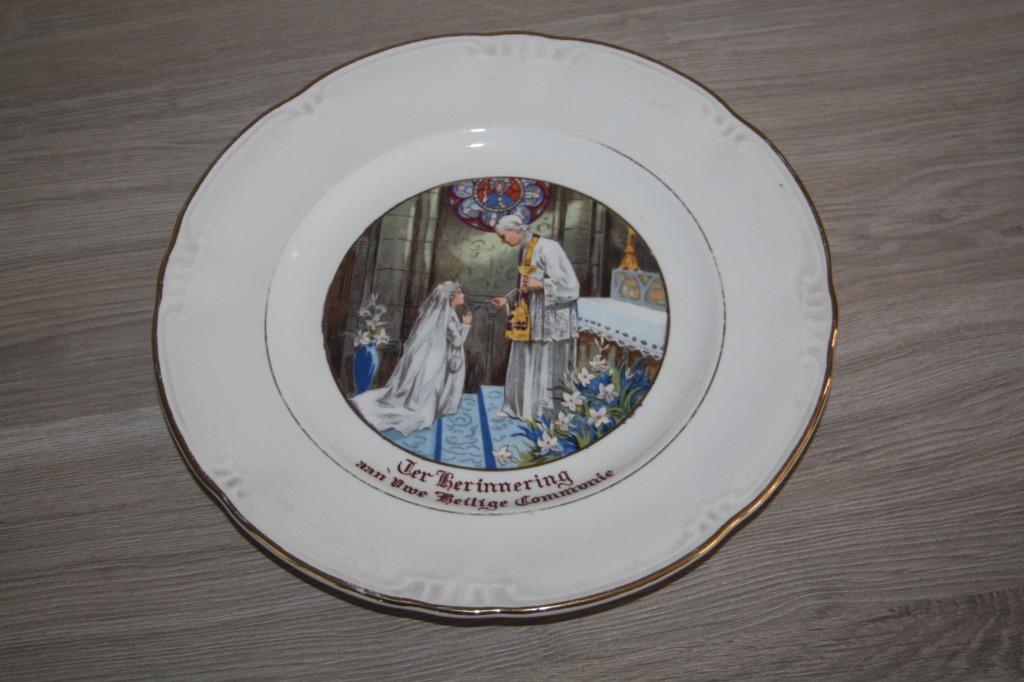 Oud bord , Boch , Made in Belgium , La Louviere, Collections, Enlèvement ou Envoi, Comme neuf, Autres types, Christianisme | Catholique