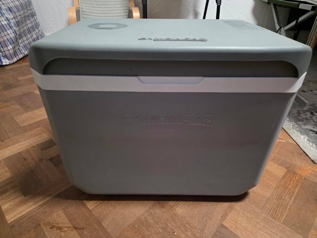 Groot koelbox merk campingaz 30€, Caravans en Kamperen, Ophalen, Koelbox