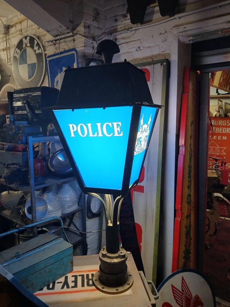 Police Politie buitenlantaarn politiebureau, Ophalen