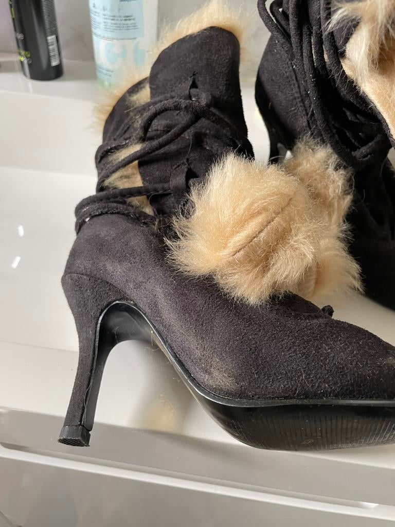 Bottes fourees haut talons, Vêtements | Femmes, Enlèvement, Comme neuf, Noir