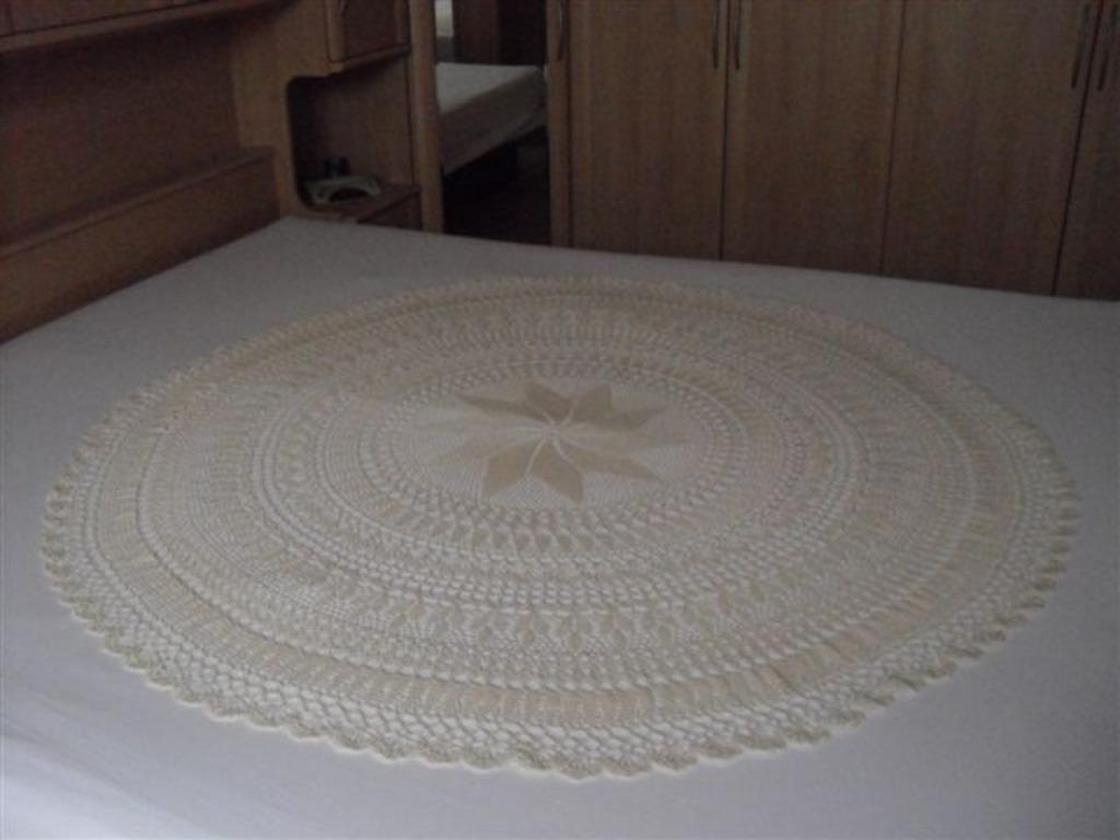 Handgemaakt rond tafelkleed en sierlapjes NIEUW, Huis en Inrichting, Tafelkleden, Nieuw, Rond, Binnen, Ophalen of Verzenden