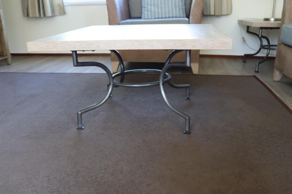 Table basse robuste, Maison & Meubles, Tables | Tables de salon, Comme neuf, Moins de 50 cm, 50 à 100 cm, 50 à 100 cm, Carré, Autres essences de bois