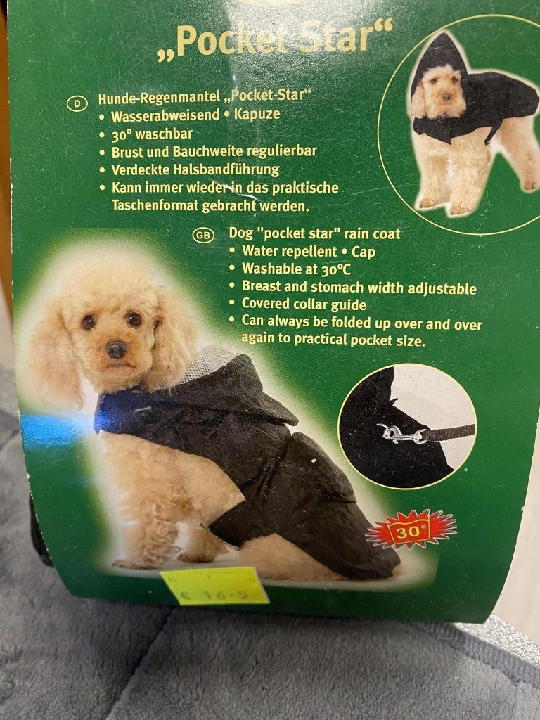 Regenjasje pocket zwart aan outlet, Dieren en Toebehoren, Hondenkleding, Ophalen of Verzenden, Nieuw, Hondenregenjas