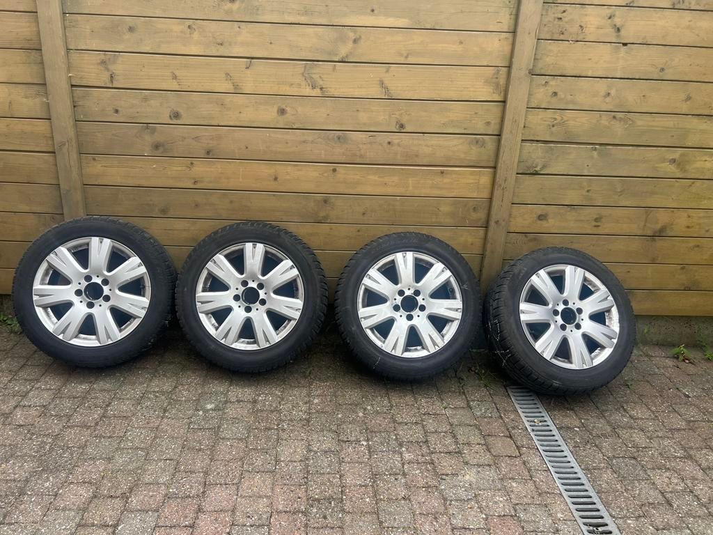 Pirelli winterbanden met mercedes w204 velgen 16 inch, Auto-onderdelen, Banden en Velgen, Ophalen, Gebruikt, Velg(en), 16 inch