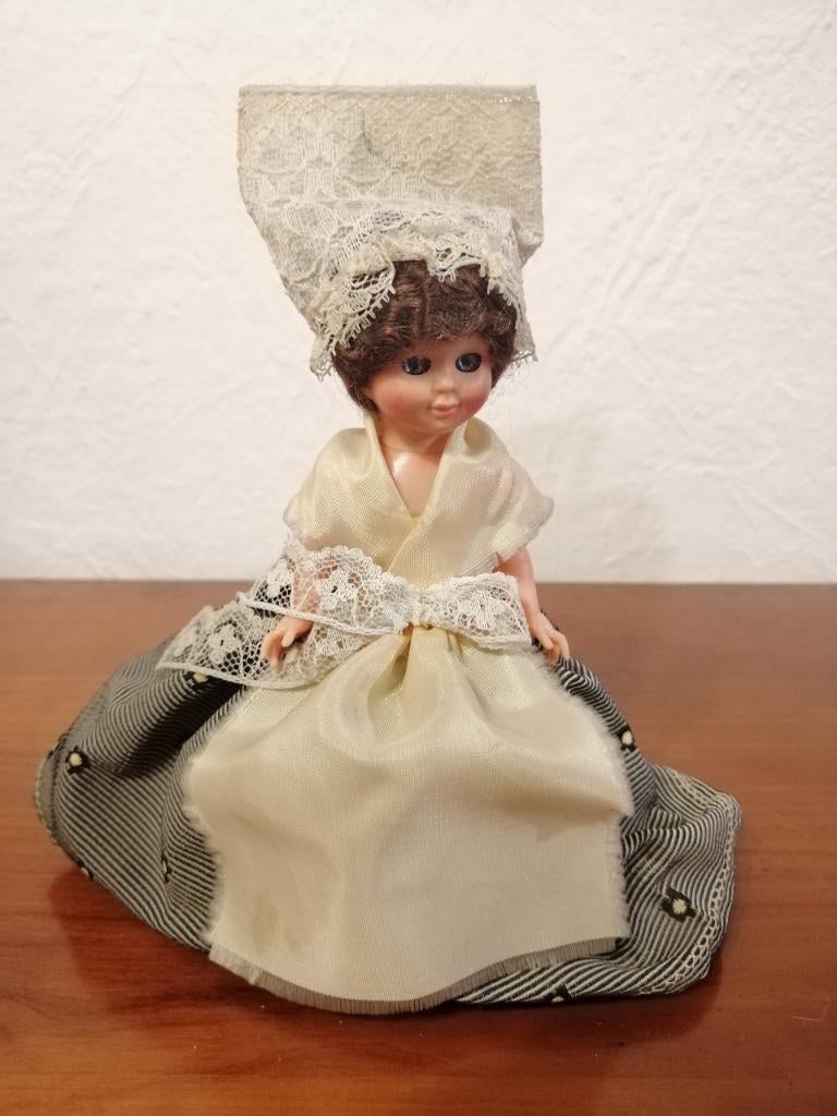 Poupée folklorique Normande, Collections, Enlèvement, Comme neuf, Poupée