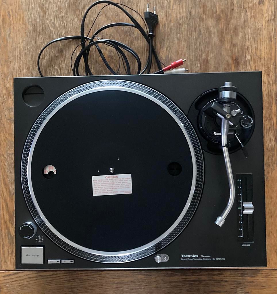 #1 platine Technics sl 1210 MK2, TV, Hi-fi & Vidéo, Tourne-disques, Enlèvement, Comme neuf, Technics