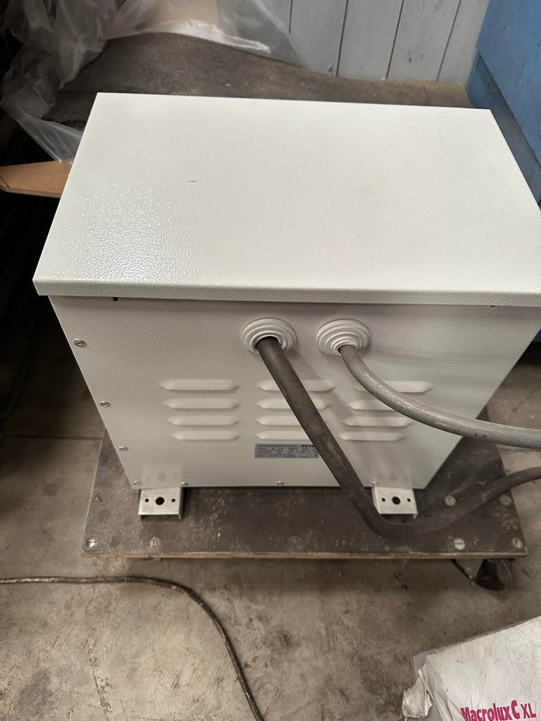 Transfo triphasé 220-400, Enlèvement