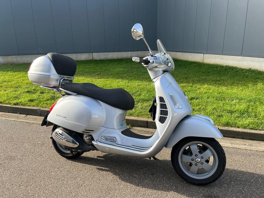 Vespa gts 250