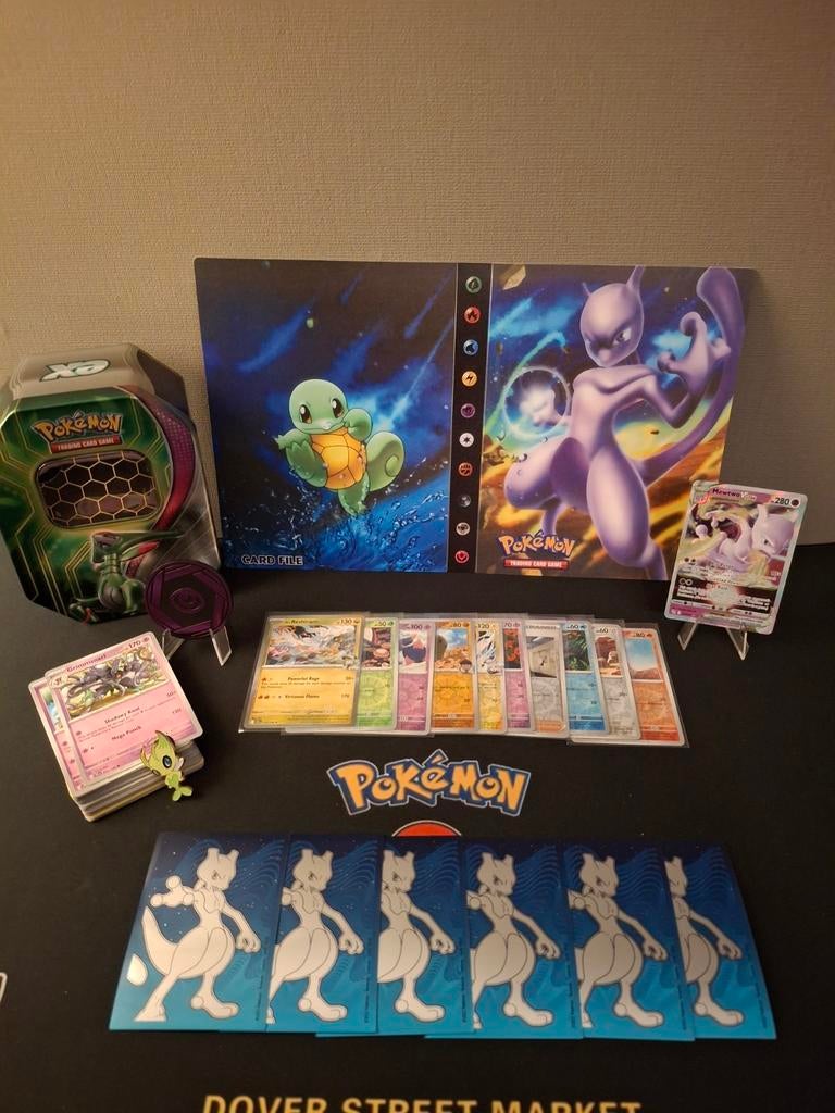 Set Mewtwo avec carte et Vstar et de nombreux extras., Enlèvement ou Envoi, Comme neuf