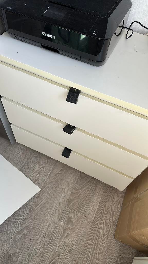 Ikea ladenkast 3 lades af te halen vanaf 22 april, Enlèvement, Utilisé