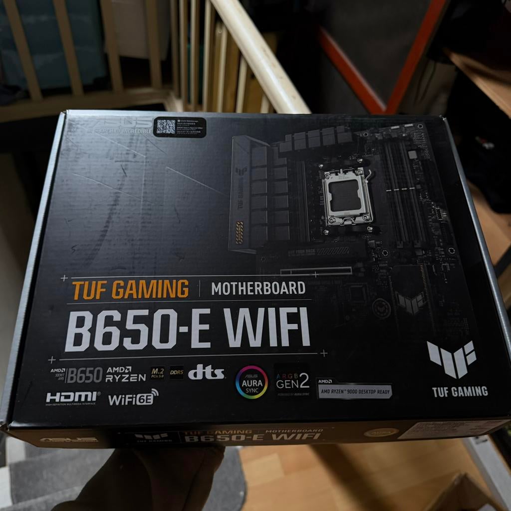 Asus tuf gaming b650-e wifi, Computers en Software, Ophalen, Zo goed als nieuw, AMD, DDR5