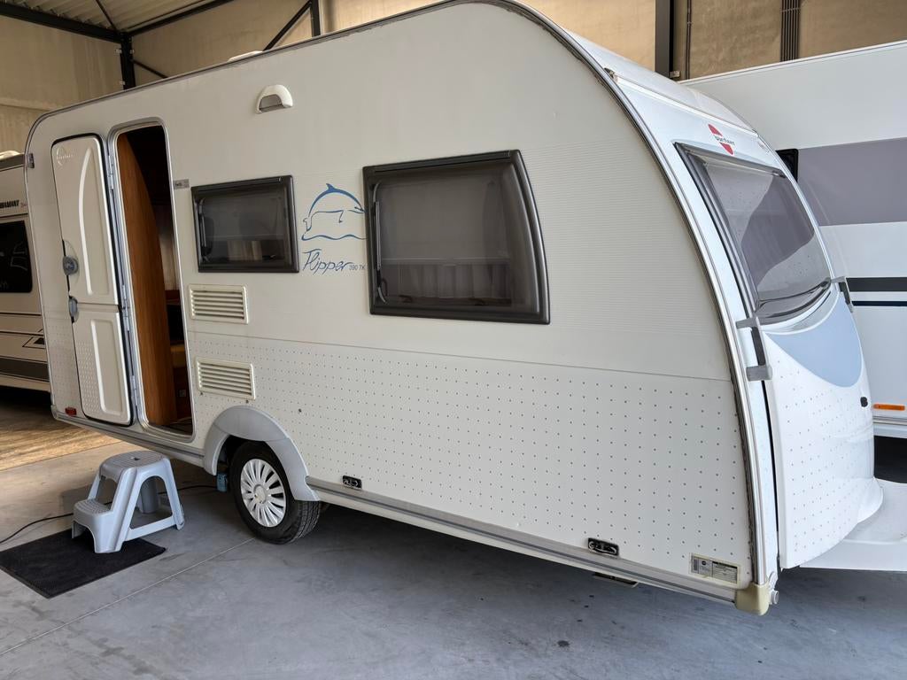 Bustner. 390. 2008. Met voortent, Caravans en Kamperen, Caravans, Particulier