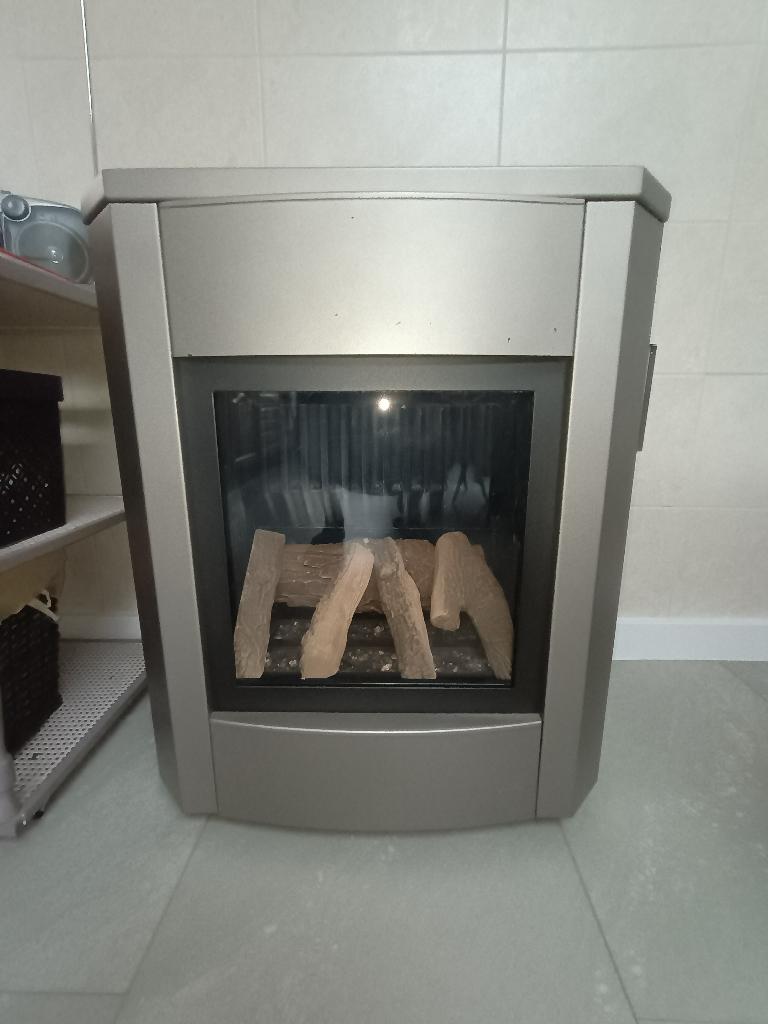 mooie gaskachel, goed onderhouden, Enlèvement, Autoportant, Gaz, Utilisé