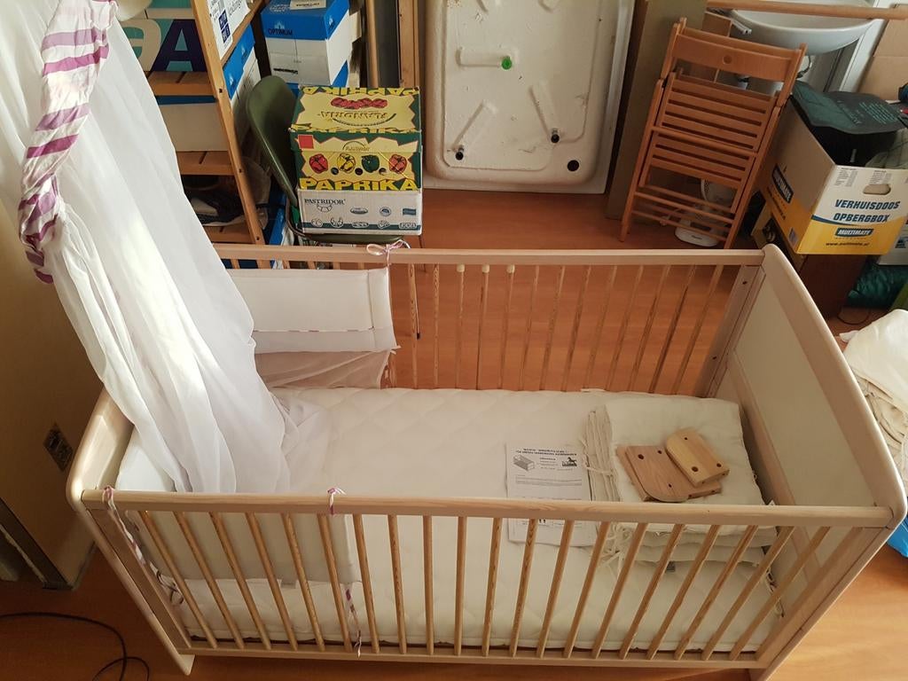 Babybedje, Kinderen en Baby's, Kinderkamer | Complete kinderkamers, Ophalen, Zo goed als nieuw