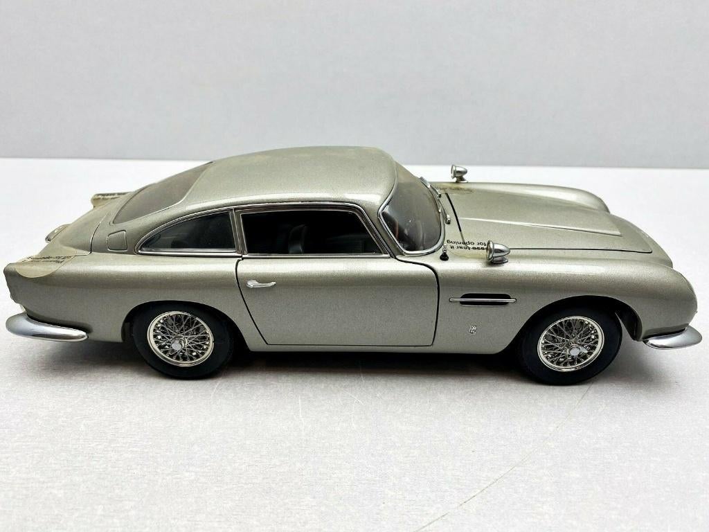 JAMES BOND 007 ASTON MARTIN DB5 1964 1/18 AUTO ART Neuve, Enlèvement ou Envoi, Neuf, Voiture, Autoart