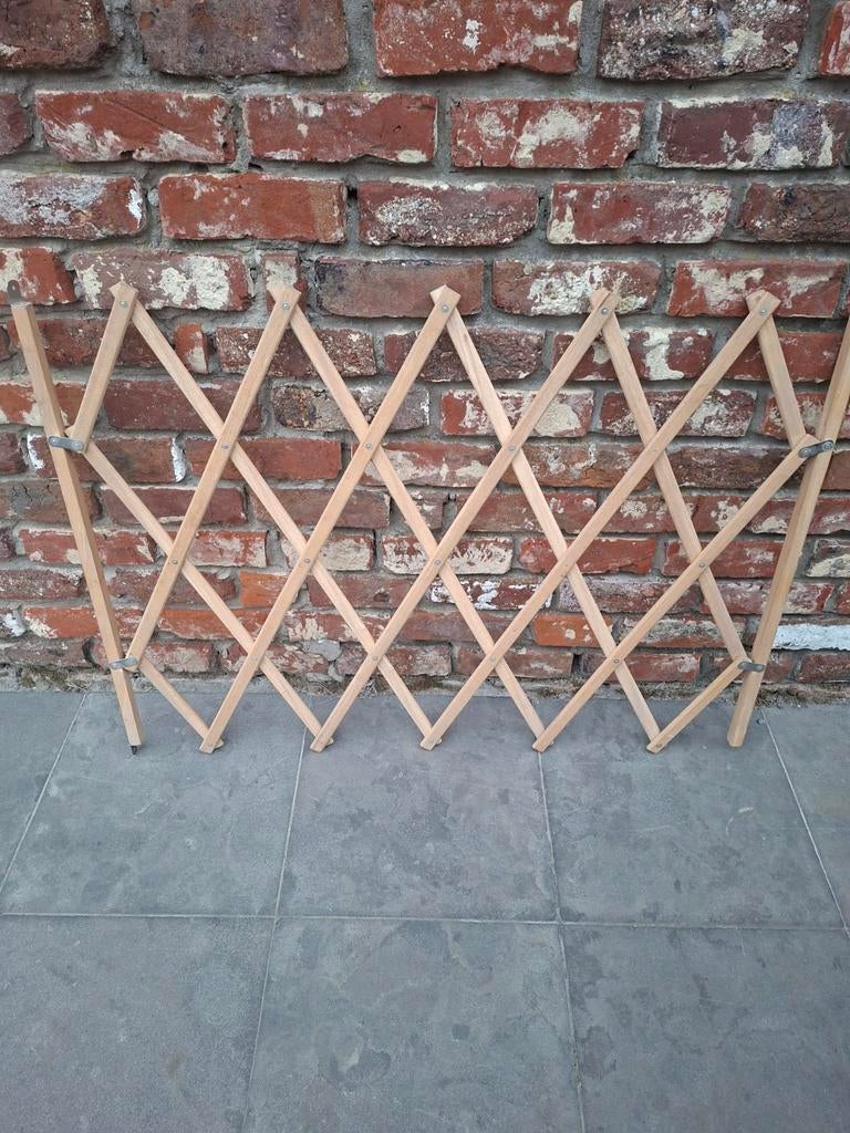 Ongebruikt hekje, Ophalen, Hout