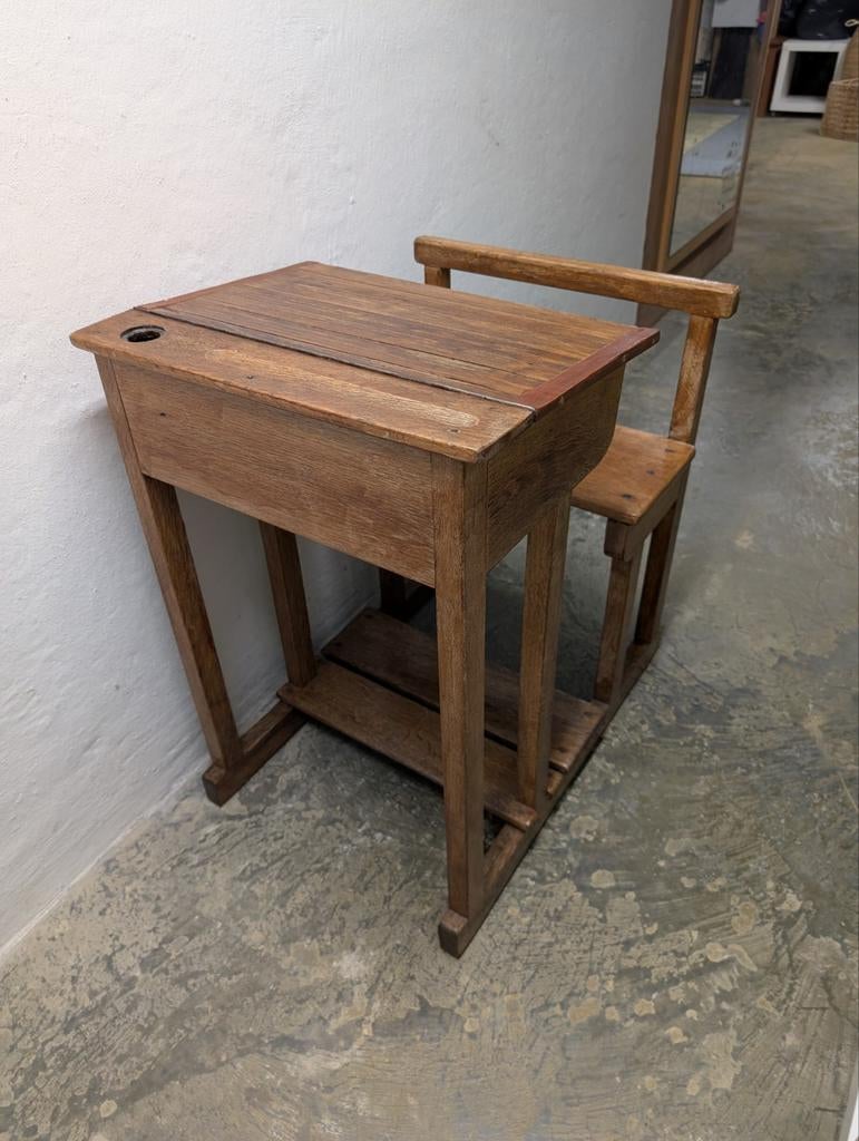 Oude schoolbank, Enlèvement