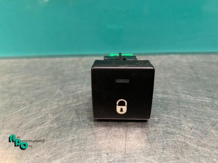 Commutateur verrouillage central des portes d'un Peugeot Par, -, 3 mois de garantie, Utilisé, -