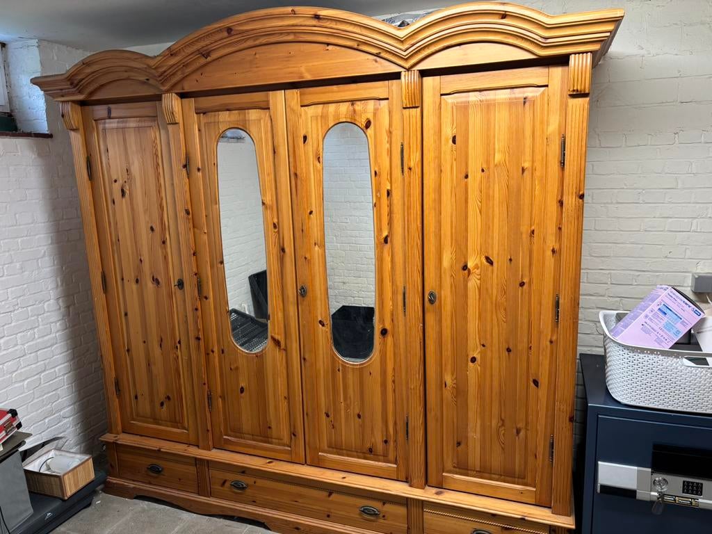 Une garde-robe verte GRATUITEMENT, Maison & Meubles, Enlèvement, Utilisé