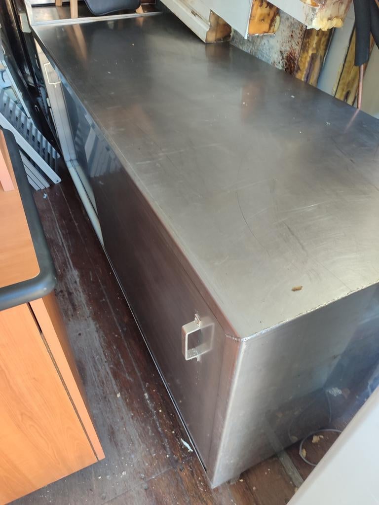 Table en inox placard, Enlèvement