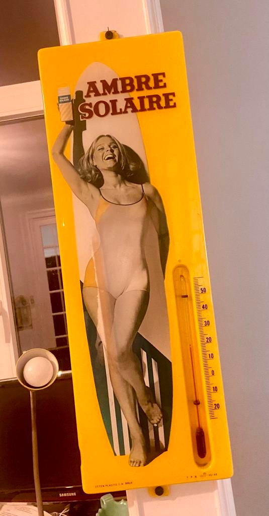 Thermometer AMBRE SOLAIRE ~ 1968 /, Verzamelen, Ophalen of Verzenden, Zo goed als nieuw, Reclamebord