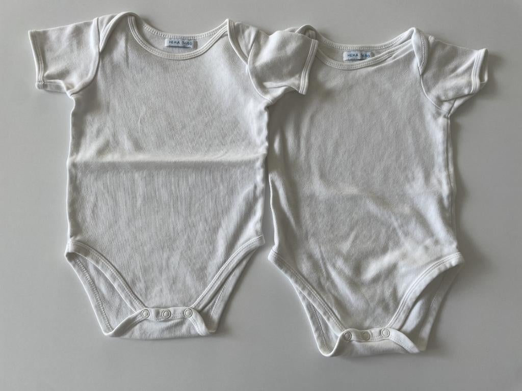 2 witte body's van Hema maat 74/ 80, Kinderen en Baby's, Babykleding | Maat 74, Nacht- of Onderkleding, Jongetje of Meisje, Ophalen of Verzenden