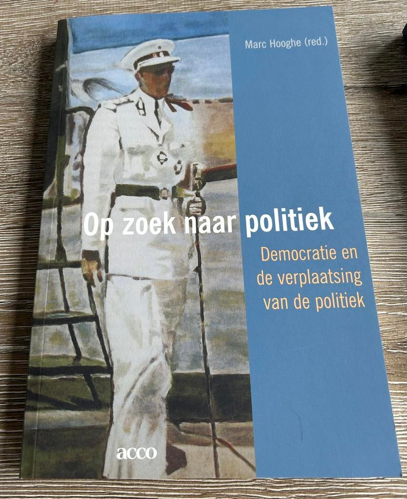 Boek Op zoek naar Politiek te koop, Ophalen, Nieuw