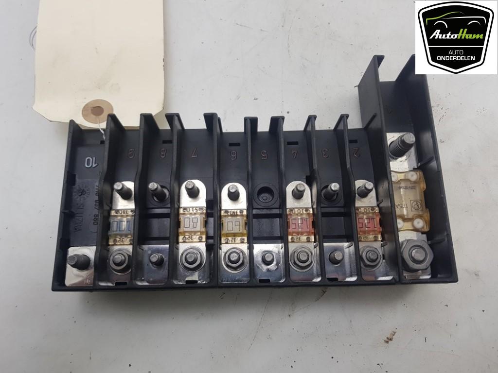 BOITIER FUSIBLES Volkswagen Transporter T5 (01-2003/08-2015), Utilisé, Volkswagen