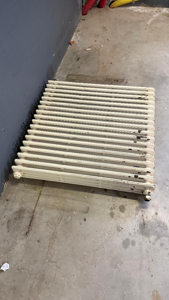 Radiateur en fonte, Bricolage & Construction, 800 watts ou plus, Enlèvement, Utilisé, 80 cm ou plus