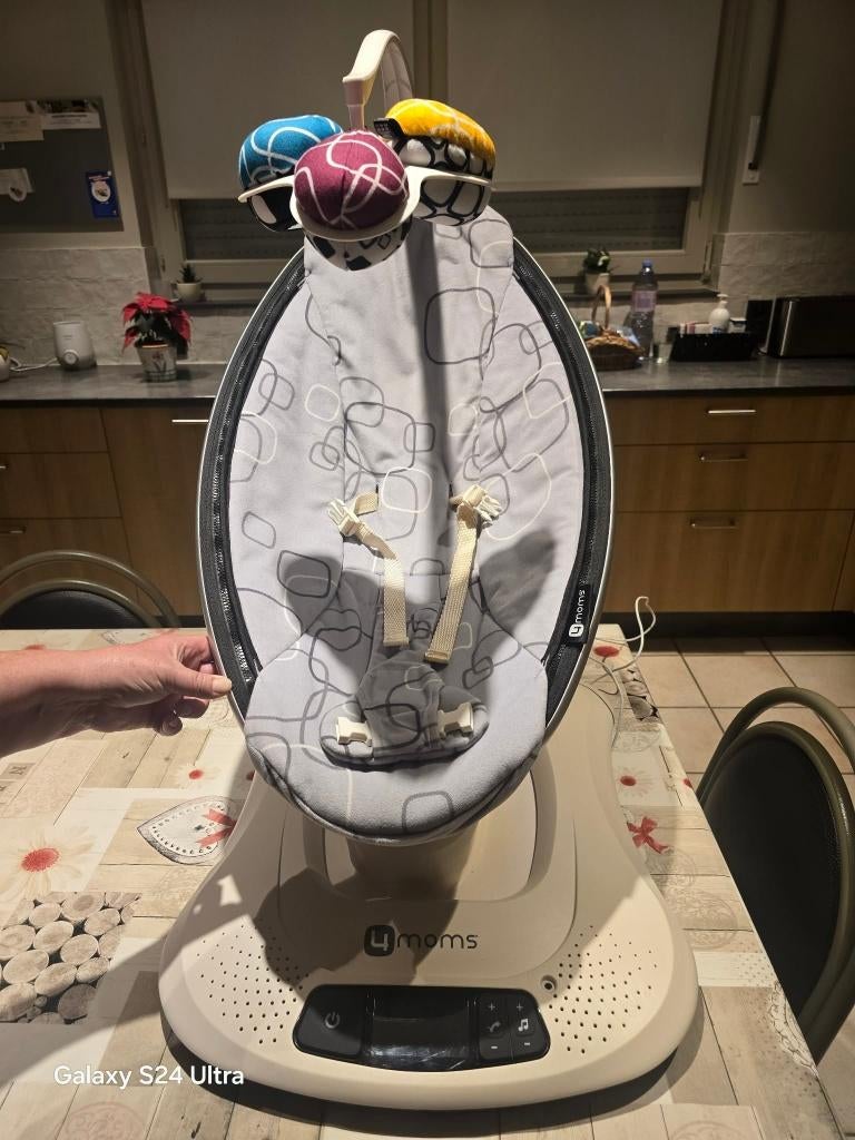 relax baby schommel van het merk 4 moms, Kinderen en Baby's, Wipstoeltjes, Gebruikt, Schommelstoel, Verstelbaar, Ophalen