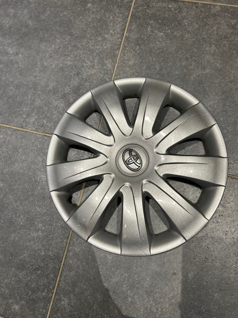 Enjoliveur toyota yaris, Enlèvement, Comme neuf