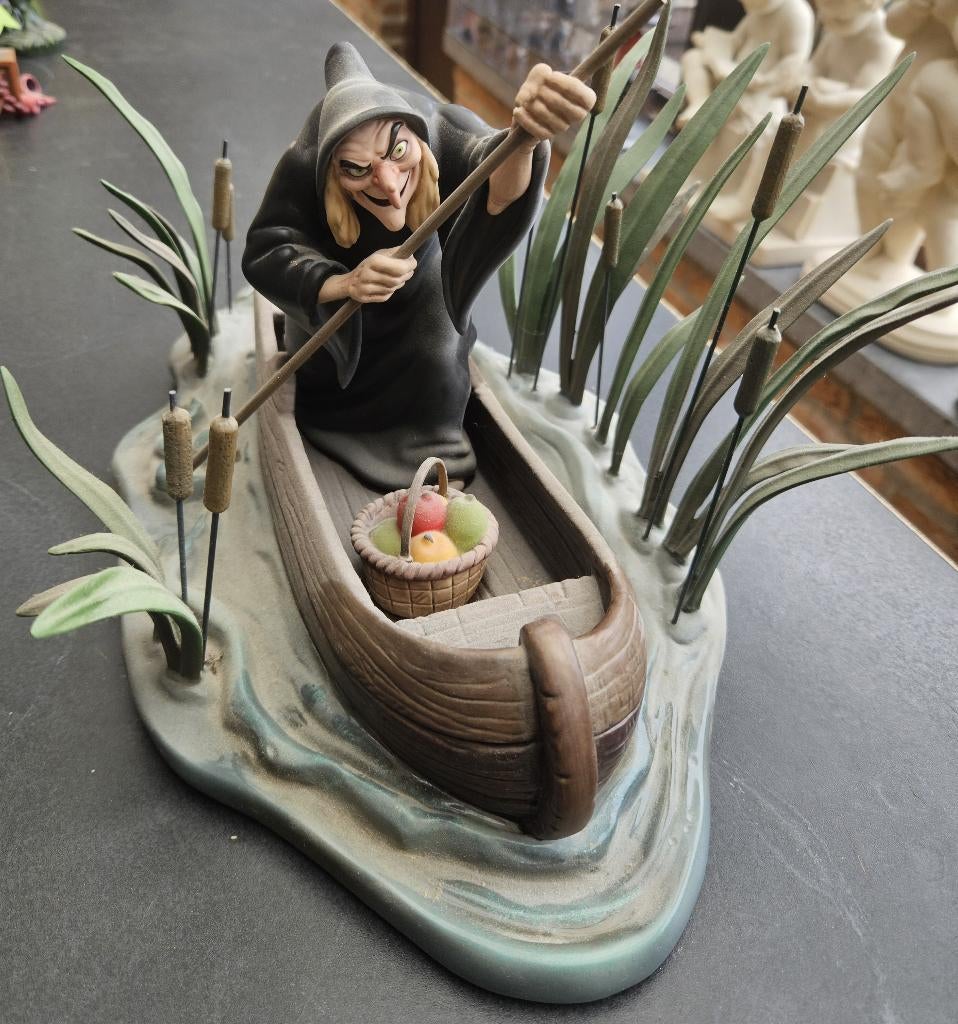 Disney beeldje Snow White And The Seven Dwarfs, Ophalen of Verzenden, Sneeuwwitje of Doornroosje, Zo goed als nieuw, Beeldje of Figuurtje