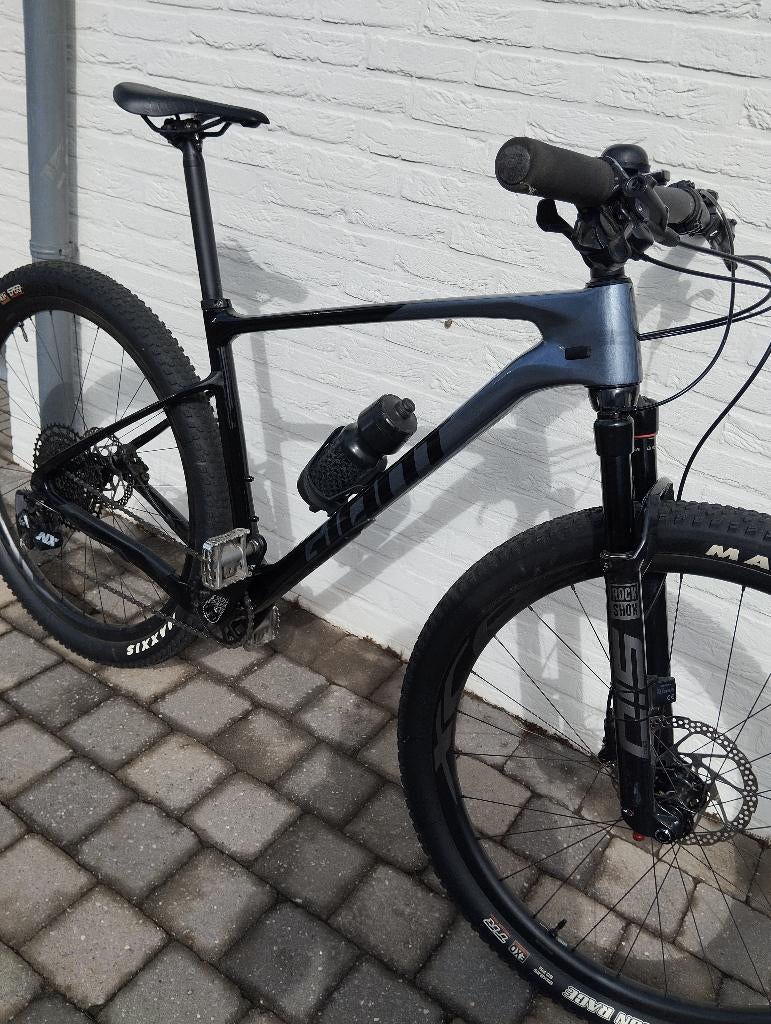 Giant mountainbike 29 1.5 full carbon, Ophalen, Vering, 10 tot 15 versnellingen, Giant