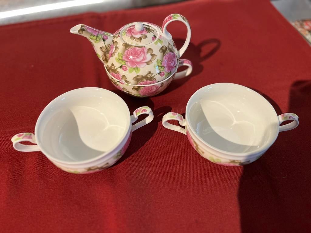 Service à thé en porcelaine Bone China État neuf, Antiquités & Art, Enlèvement ou Envoi