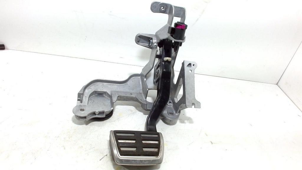 Rempedaal Audi RS6, Auto-onderdelen, Remmen en Aandrijving, Onderdelen@venauto.nl, Van der Ven Autorecycling B.V., Gebruikt, Ettenseweg 76, 4706 PB Roosendaal, The Netherlands