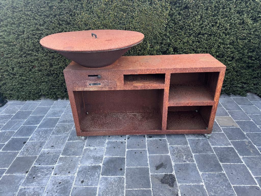 Plancaha BBQ Cortenstaal, Tuin en Terras, Houtskoolbarbecues, Gebruikt, Met accessoires, Ophalen