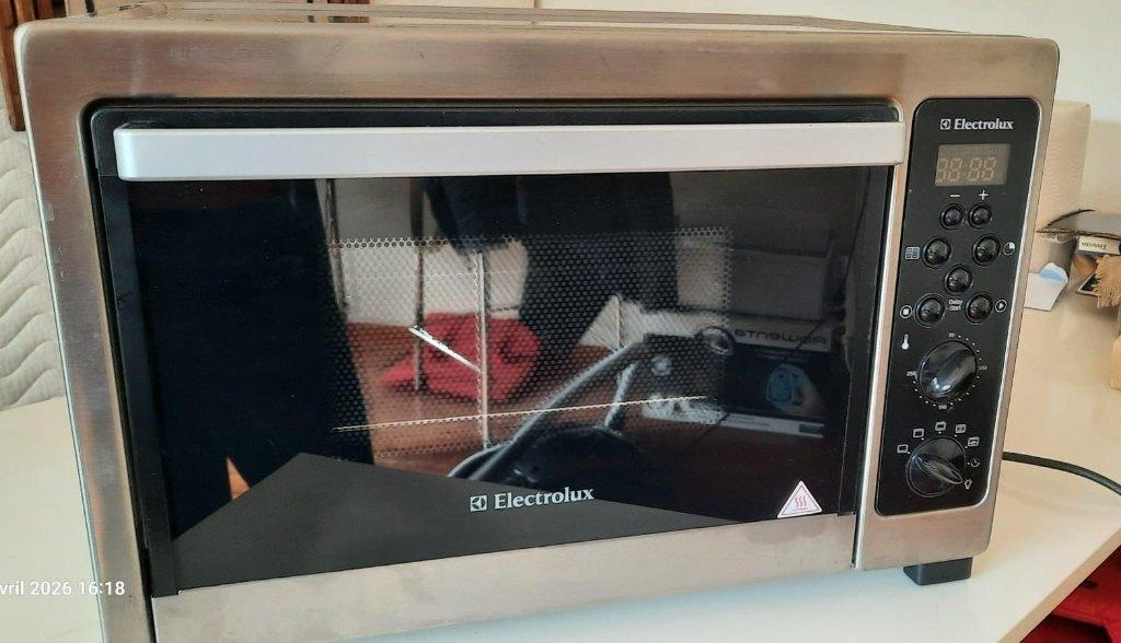 Electrolux oven 38 L, roestvrij staal, zeer goede staat, Elektronische apparatuur, Ovens, Ophalen, Minder dan 45 cm, Gebruikt