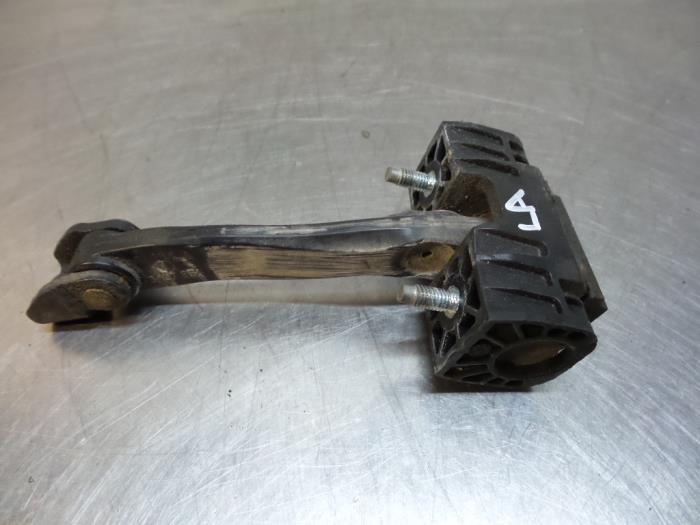 Deurvanger 4Deurs links-achter van een Opel Astra (Astra H 0, Gebruikt, -, -, Opel