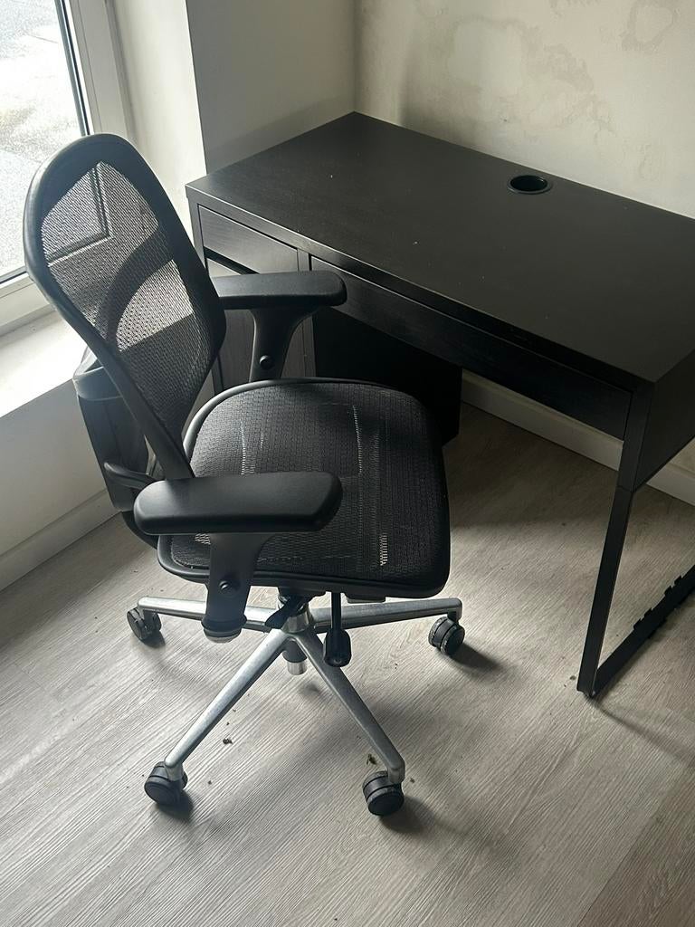 bureaustoel met bureau erbij, Enlèvement, Chaise de bureau