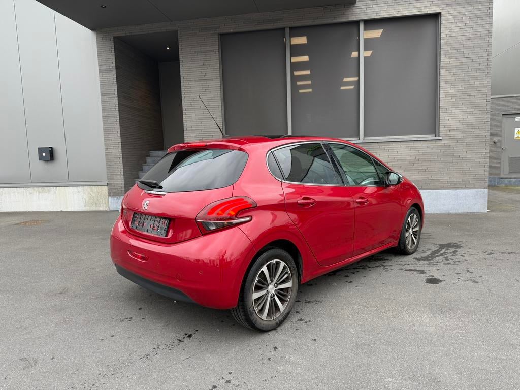 Peugeot 208/ 2019/115 000 km/81 kw/euro 6b/1.2 essence, Autos, Rouge, Achat, Entreprise, Noir