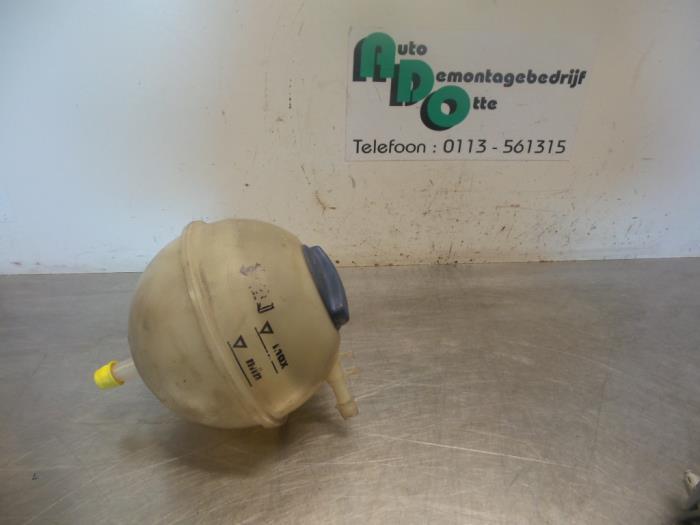 Réservoir d'expansion d'un Volkswagen Transporter (Transpor, -, 3 mois de garantie, Utilisé, -