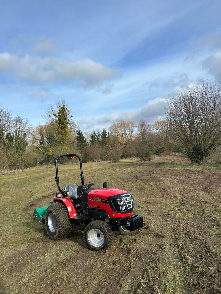 TE HUUR: Tractor met klepelmaaier,frezer Met Chauffeur, Zakelijke goederen, Ophalen, Overige, Weidebouw