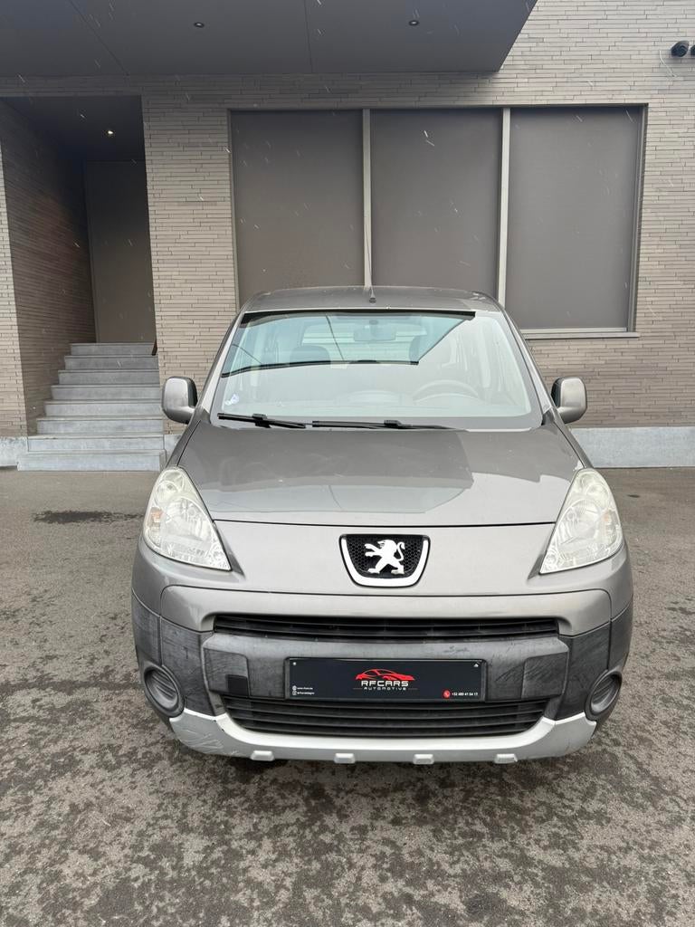 Peugeot Partner/2011/165 000 km/72 kW/1,6 essence/, Achat, 4 portes, Entreprise, 72 kW