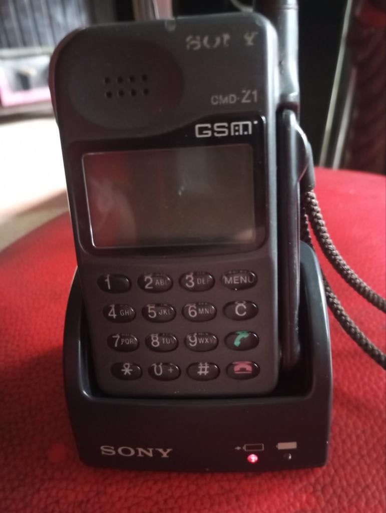 Sony GSM CMD, -Z1, Verzenden