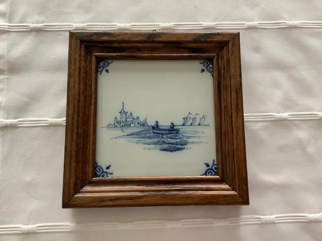 Oud Makkum wandtegel :vissersbootjes, Antiek en Kunst, Ophalen of Verzenden
