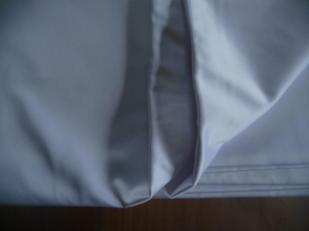 Tissu blanc double face polyester et soie, Satin ou Soie, Utilisé, 120 cm ou plus, Blanc