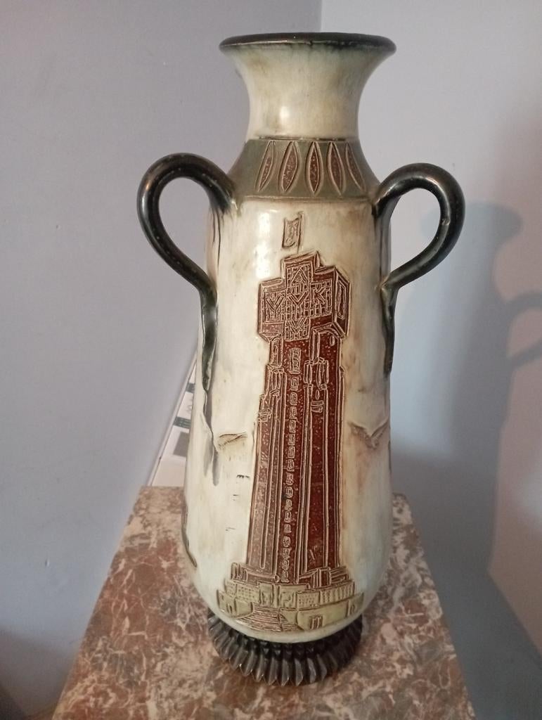 Taille : vase à 3 faces et signé, Collections, Enlèvement