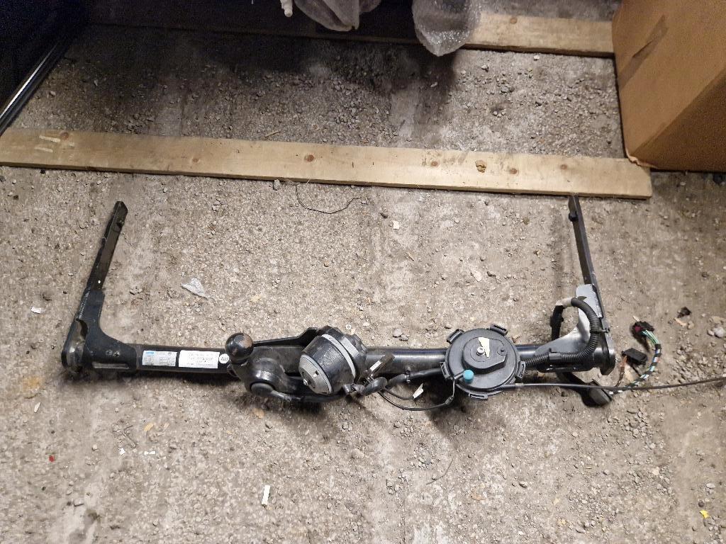 Attache remorque robotisée Vw Golf, Autos : Pièces & Accessoires, Enlèvement, Utilisé