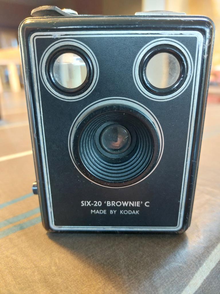 Appareil photo Kodak Brownie ancien avec pochette, Enlèvement ou Envoi, Utilisé, Kodak