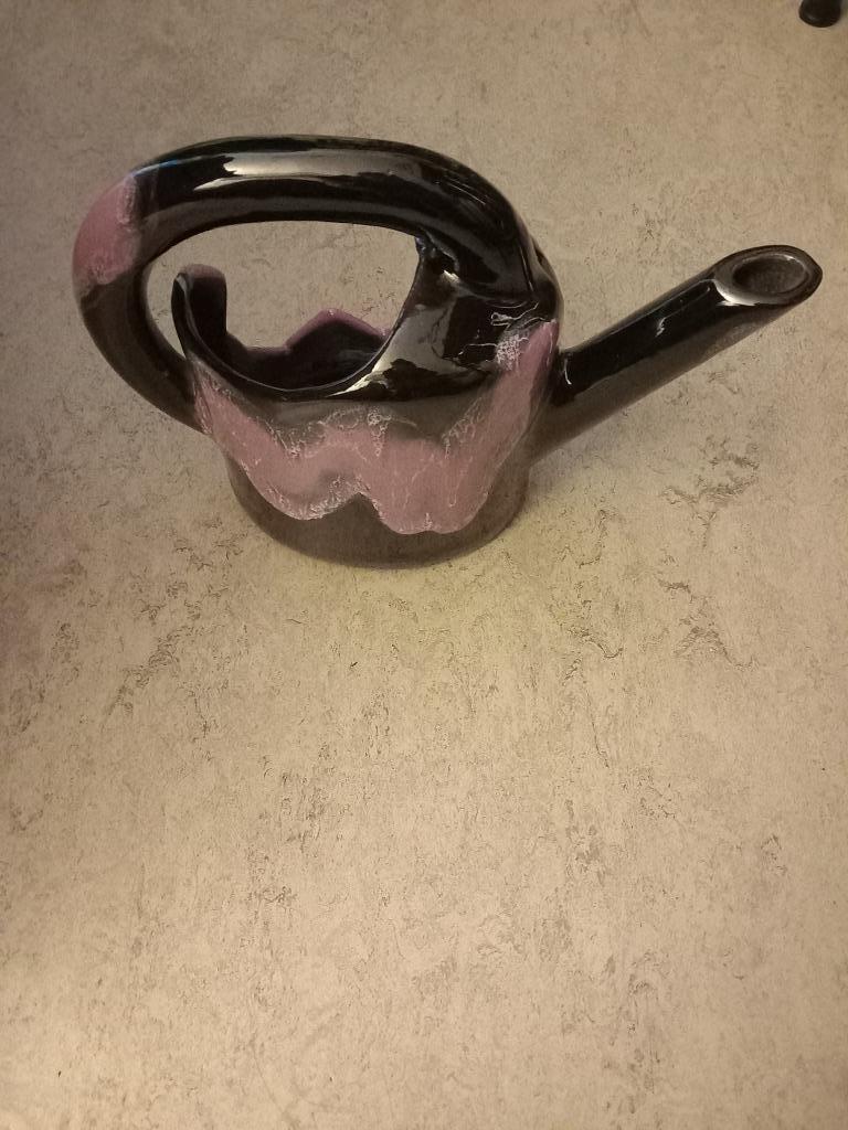 Magnifique porte- plante en forme d'arrosoir, Jardin & Terrasse, Neuf, Moins de 25 cm, Enlèvement, Autres matériaux